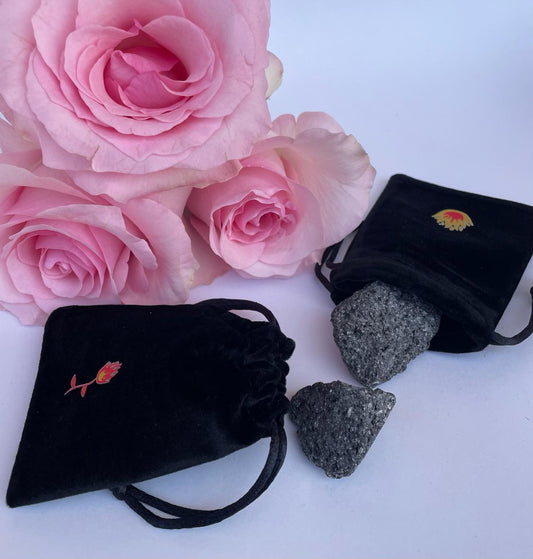 Volcanic Stone in Velvet Bag - Roses del fuego